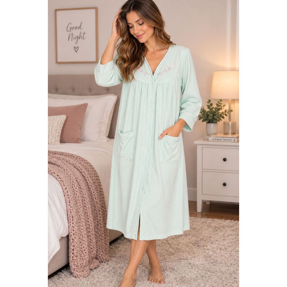 Jasmine Rose Womens Size 1X Mint Green Floral Embroidered Snap Front Housecoat